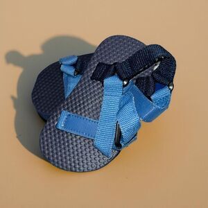 NWOT Infant Baby Gap Dark Night Strap Sandals Size 6-12 Months